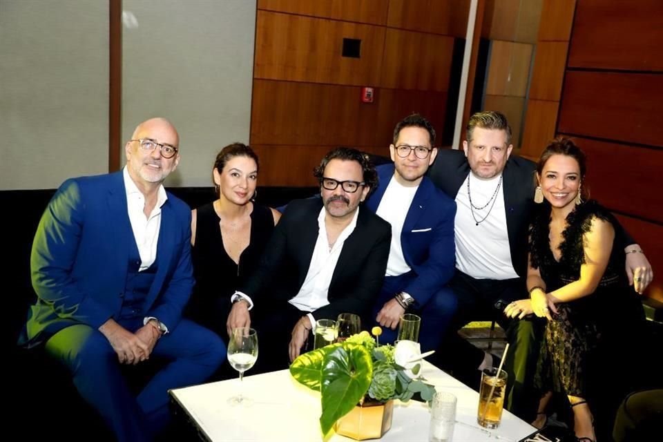 Eduardo Rodrigo, Carmen Quintanilla, Carlos Gómez, Rodrigo Cantú, Alejandro Palacios y Betty Perezfreire