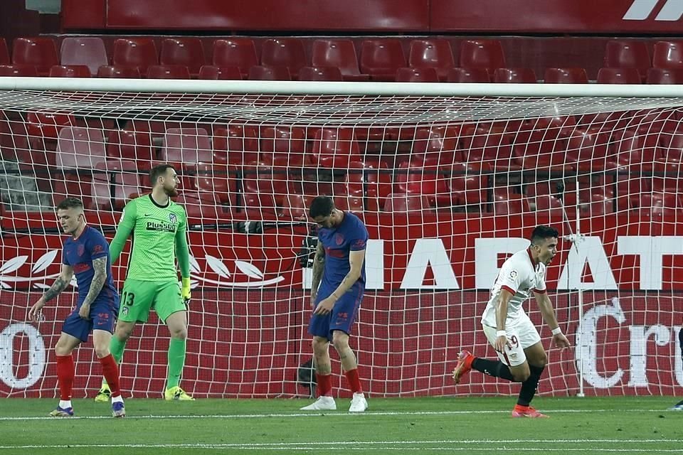 Atlético de Madrid cayó en el duelo clave ante Sevilla.