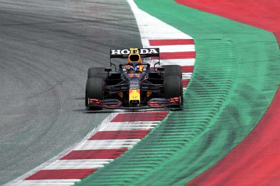 El piloto mexicano Sergio Pérez finalizó en la posición 13 en la primera práctica libre del GP de Estiria.