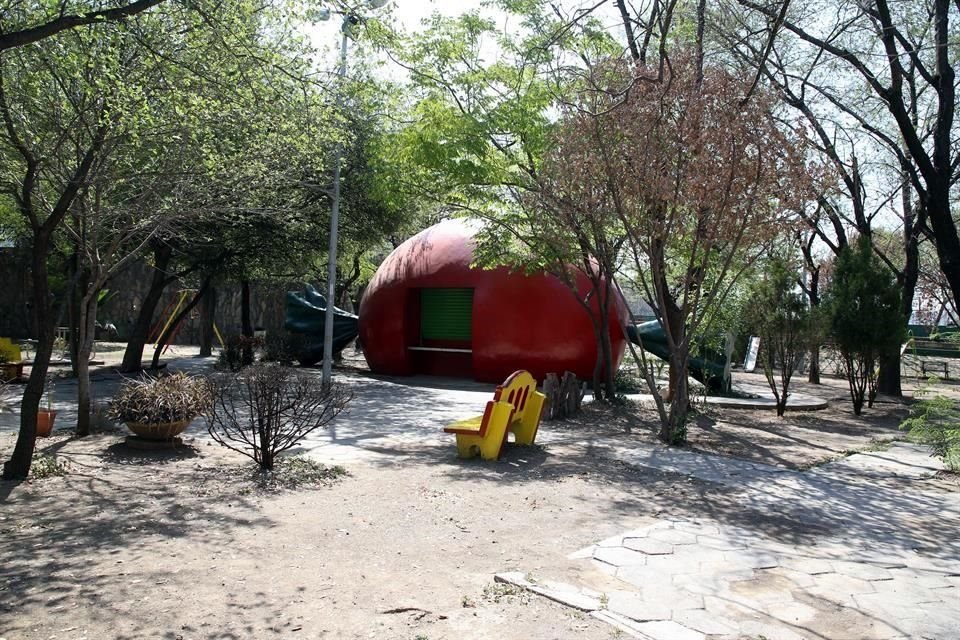 El icónico parque de San Jerónimo luce descuidado y requiere mantenimiento urgente.