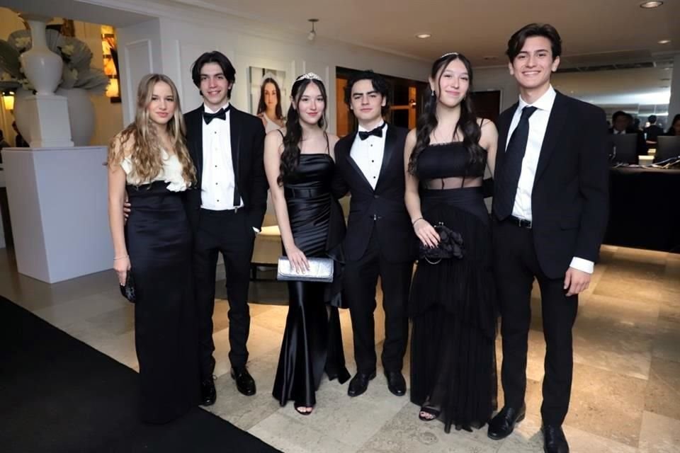 Jimena Sofía Pérez, Nicolás Álvarez, Danna Espinosa, Guillermo Plancarte, Rebeca Espinosa y José de la Garza