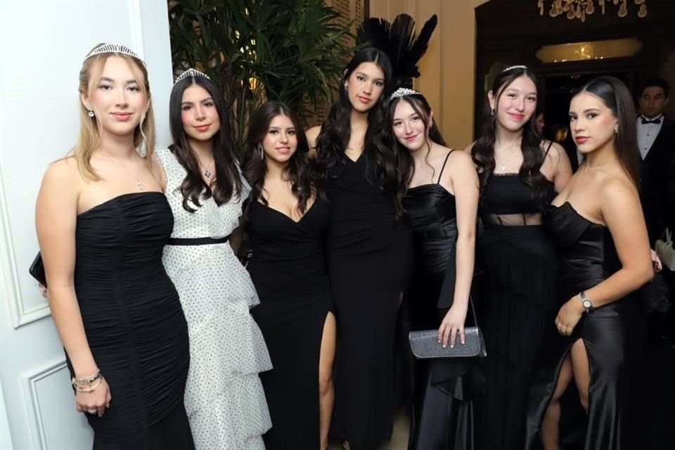 Tania Cruz, Rossella Parigi, Eugenia Cárdenas, Carolina Ayala, Rebeca Espinosa, Danna Espinosa y Ana Gaby Garza