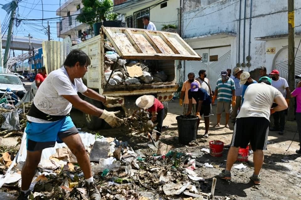 Se requieren al menos 300 mil millones de pesos para la reconstrucción de Acapulco.