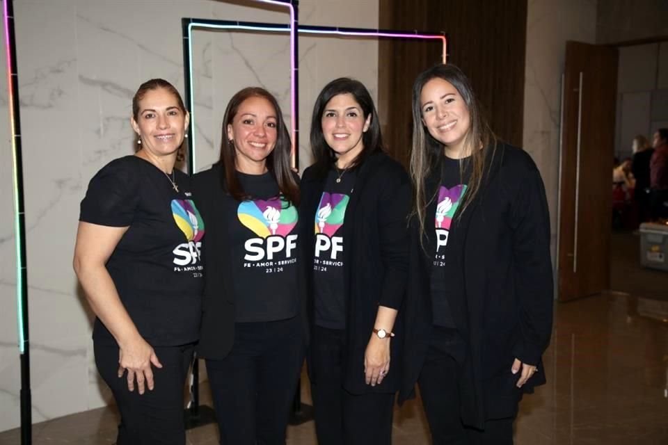 Monica Reza, Ruby Perea de Sheridan, Erika Gallegos de Hinojosa y Karla Carrales de Linares