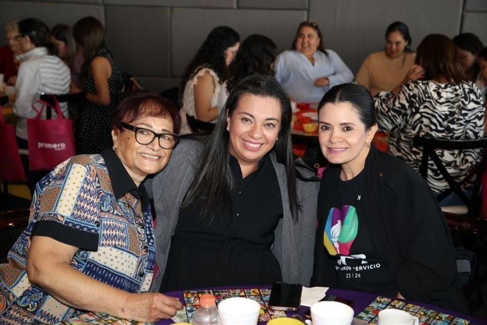 Eunice Aguayo, Sarahi Gómez y Di Vidales