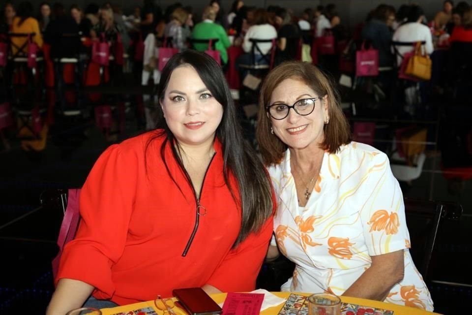 Eunice Rodríguez y Lupita González