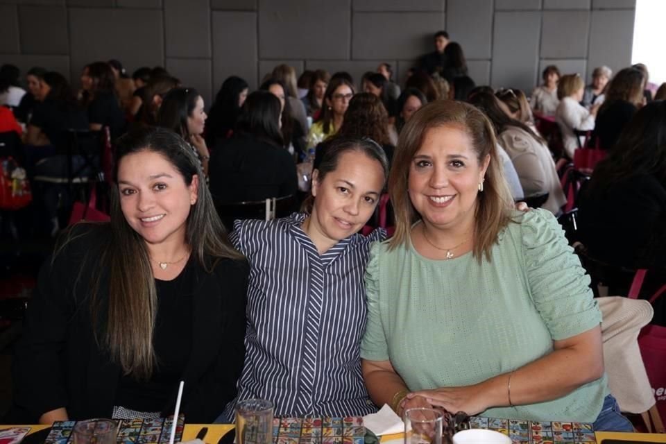 Nayeli García, Magda Romo y Martha González