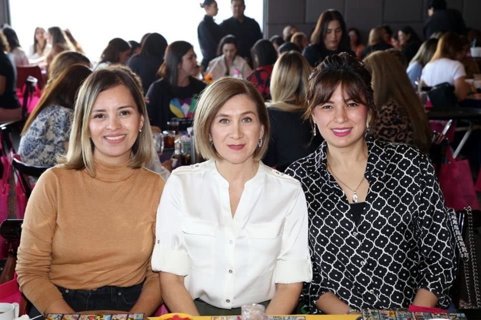 Viviana de Gamboa, Leticia Lozano y Cecilia Cavazos