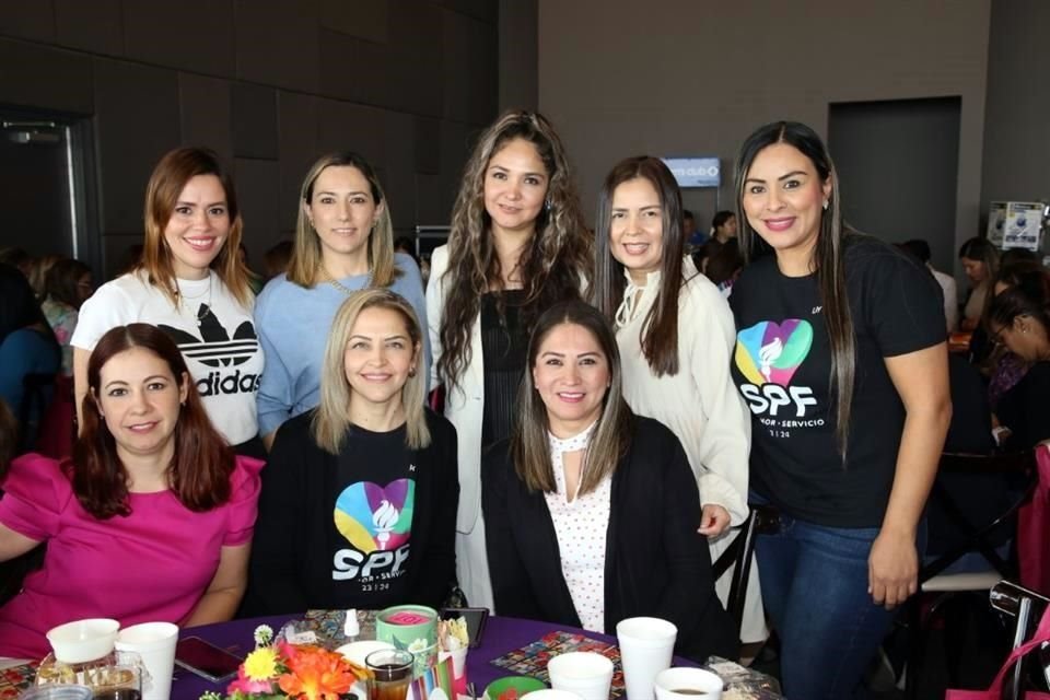 Cynthia Gutiérrez, Violeta Calderón, Berenice Torreblanca, Ana Vargas, Liliana Espinoza de González, Mandy Belloc, Angeles Gutiérrez y Diana Pérez