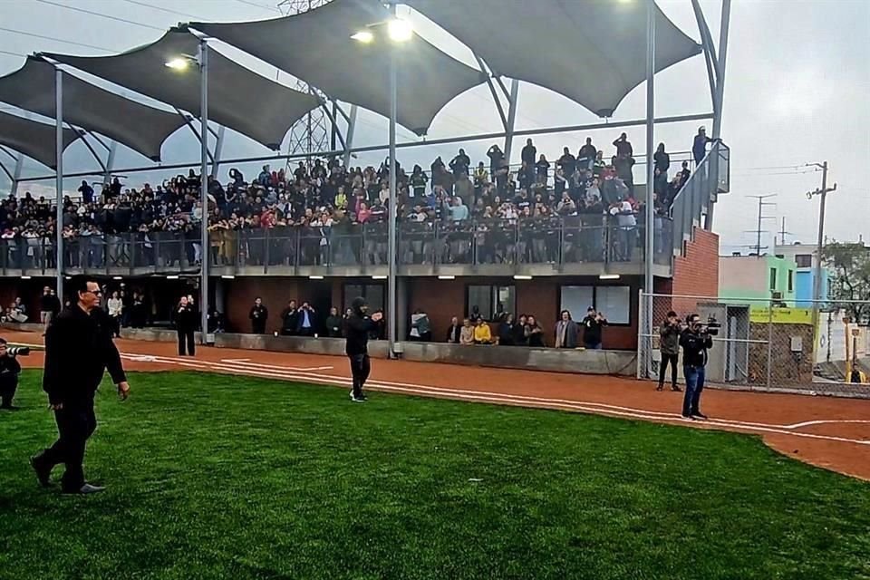 El estadio está ubicado en la Colonia San Pedro 400.