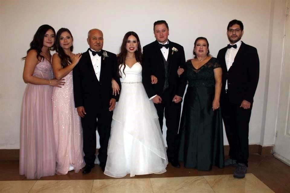 Ana Karen Morales, Gabriela  López, Oscar López Rosas, Martha Mariana López Garza, Roberto Eleazar Camacho Hernández, Martha Eugenia Garza González y Oscar López Garza