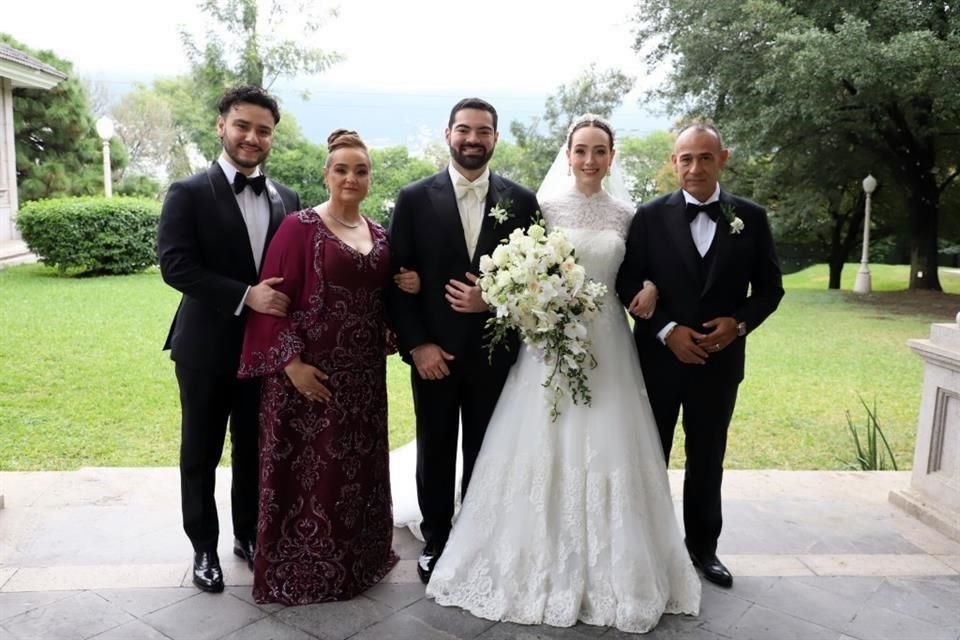 Jorge Guajardo Rodríguez, Claudia Rodríguez de Guajardo, Alberto Tamez Chapa, Yulissa Isabel Guajardo Rodríguez y Jorge Alberto Guajardo García