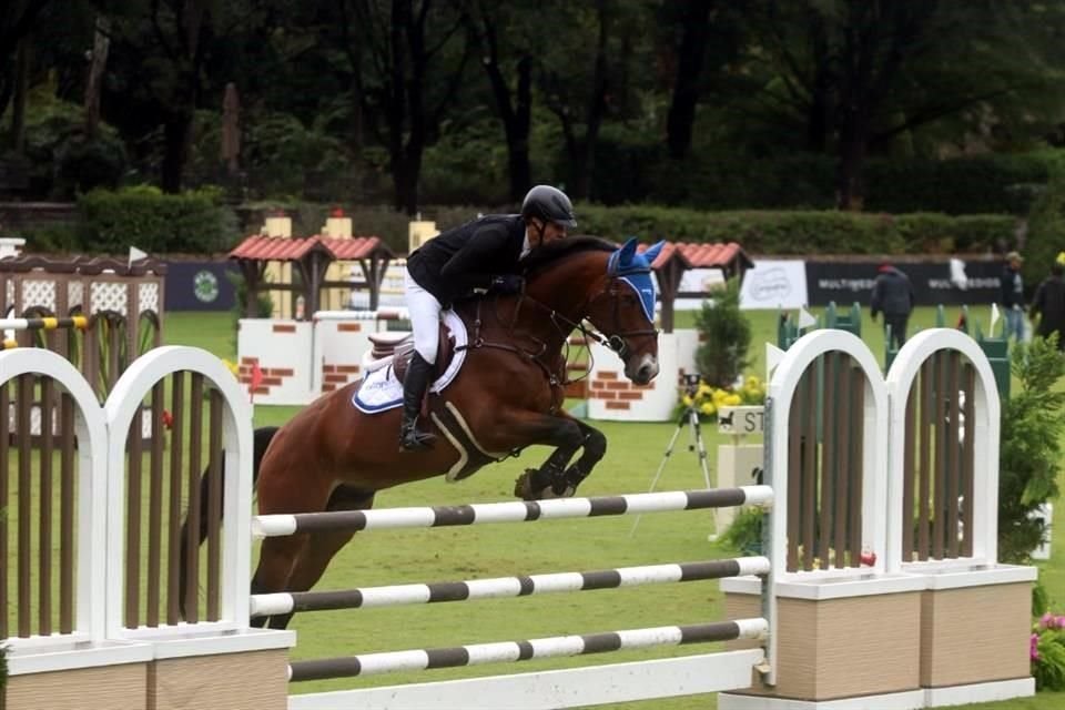 Marco Antonio Canavati montando a Hunbalou D.B.
