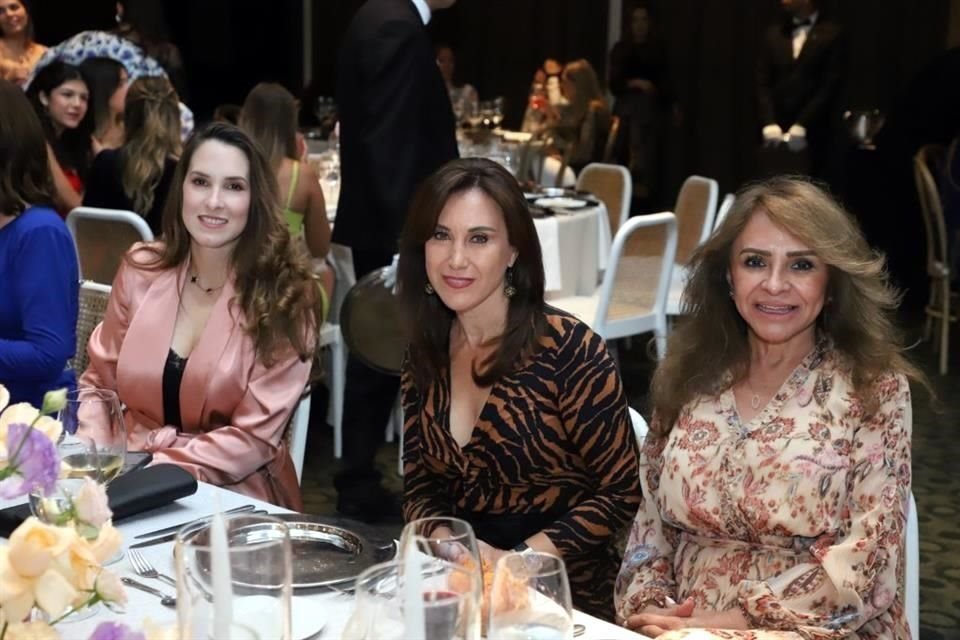 Lorena de la Garza, Rocío de Villarreal y Cecilia Bastida