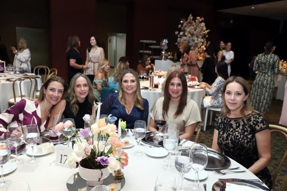 Maru Bueno, Melissa García, Mónica Guzmán, Alejandra de Guzmán y Dinorah Alanís de Cavazos