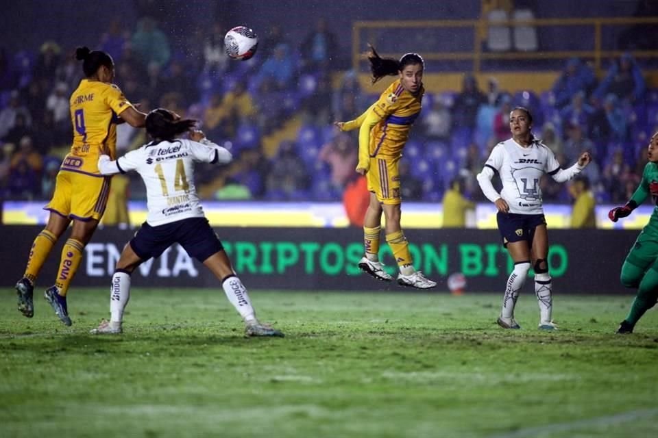 Tigres Femenil se metió a Semifinales del Apertura 2023 al vencer 2-1 a Pumas y eliminarlas con global de 5-2. Belén Cruz y Stephany Mayor anotaron los goles del triunfo.