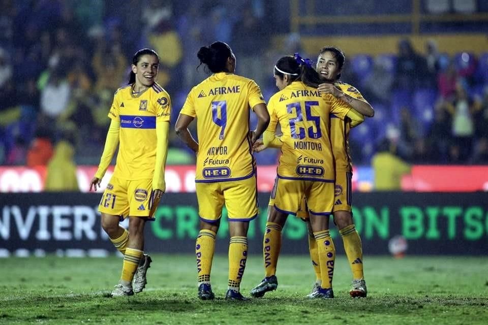 Tigres Femenil se metió a Semifinales del Apertura 2023 al vencer 2-1 a Pumas y eliminarlas con global de 5-2. Belén Cruz y Stephany Mayor anotaron los goles del triunfo.