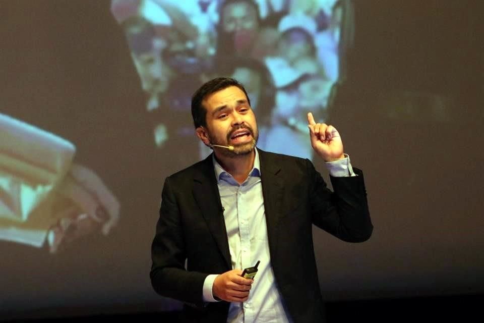 El diputado y coordinador de MC en la Cámara de Diputados, Jorge Álvarez Máynez, dirigió el evento.