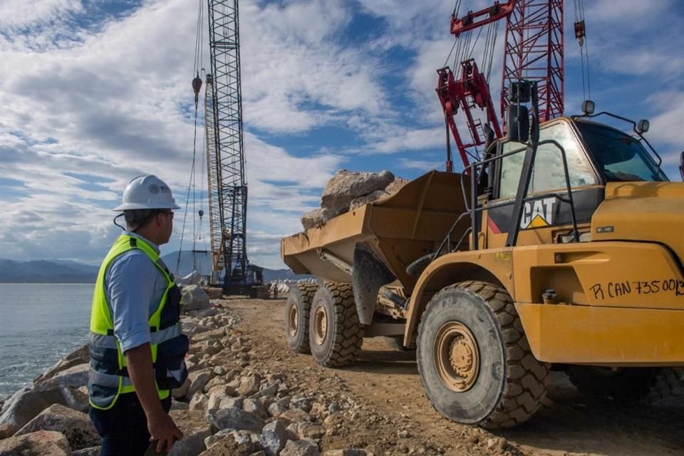 A tasa anual los gastos en maquinaria y equipo disminuyeron 6.3 por ciento.