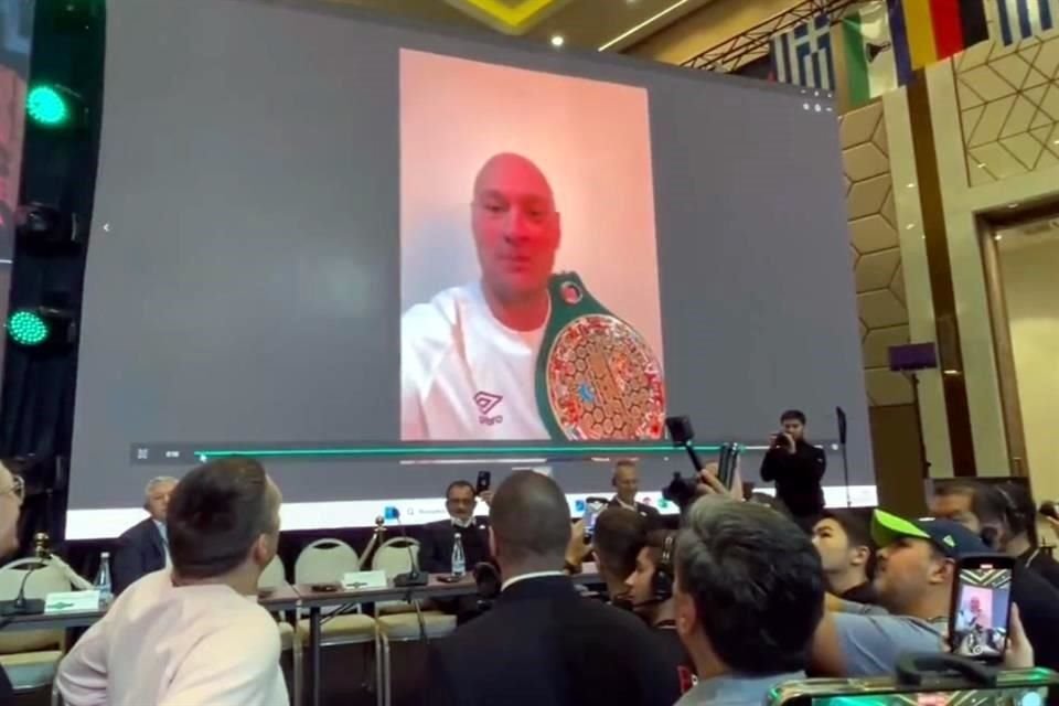 Tyson fury mandó un mensaje.