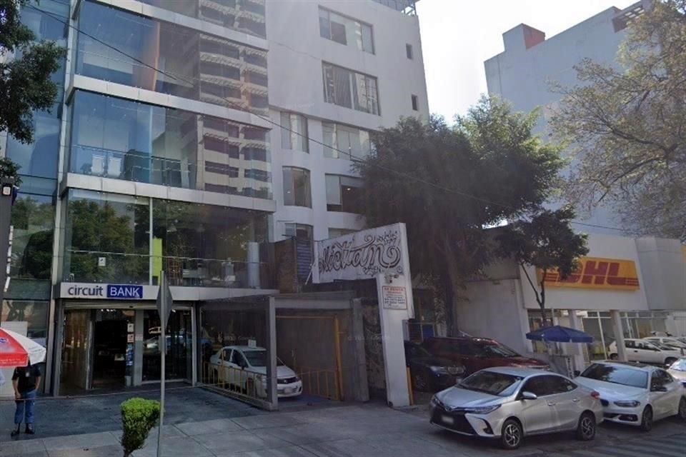 En el inmueble ubicado en Insurgentes Sur, el Mandatario local, Martí Batres, dijo que se trata de un edificio que entregaron Nicias 'N' y Luis 'N', ex funcionarios de la Alcaldía Benito Juárez.