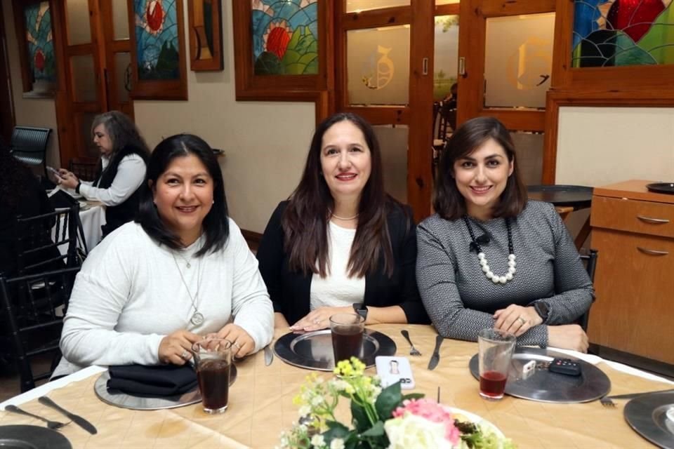 Claudia Reyes, Juany Lozano y Estefanía Flores