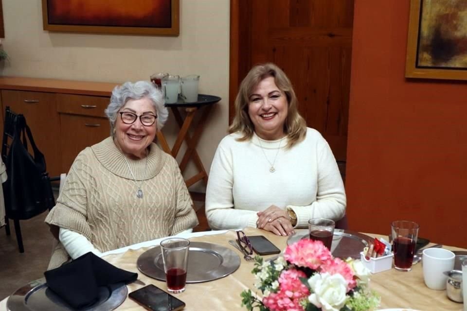Marina Rodríguez y Tere Tamez