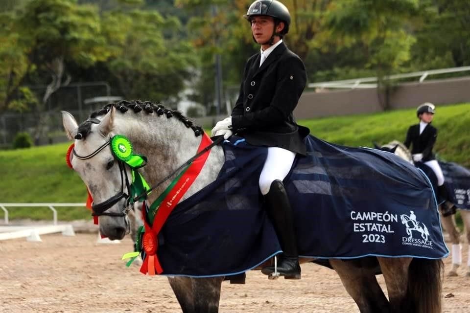 Durante la final del Circuito Mayor y Menor de Adiestramiento Nuevo León 2023