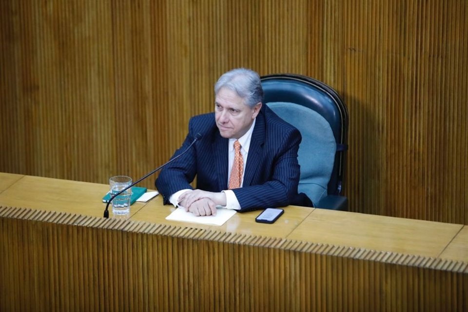 Juan Ignacio Barragán arribó al Congreso a las 10:50 horas.