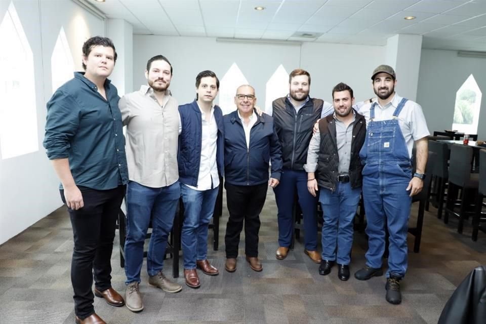 Manuel Junco, José Miguel Peña, Ricardo Peña, Armando Treviño, Ander Ibarra, Armando Treviño y David Treviño