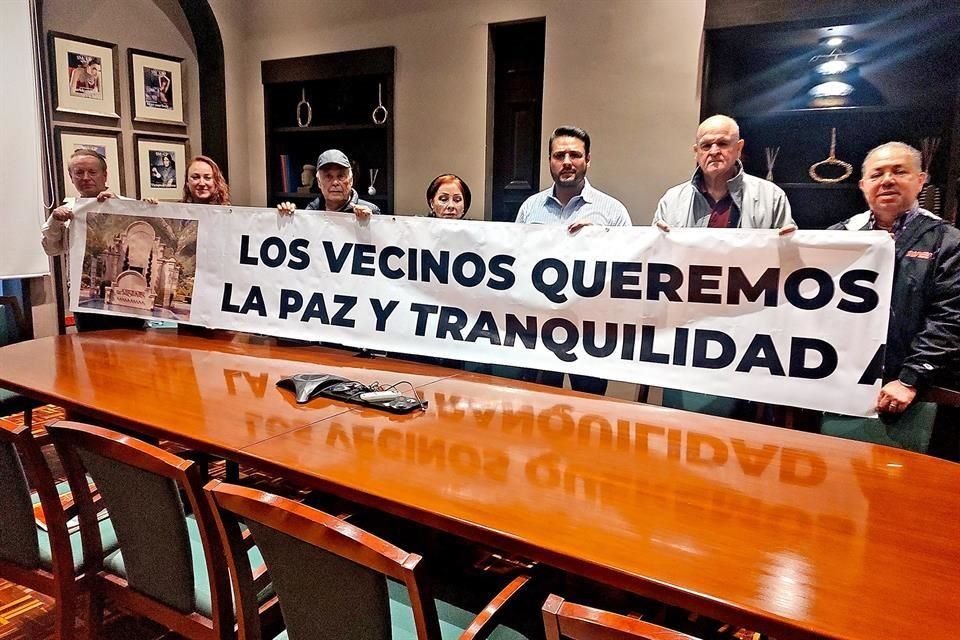 Un grupo de residentes del condominio Hacienda Las Misiones expresó su descontento con el nuevo presidente de su colonia.