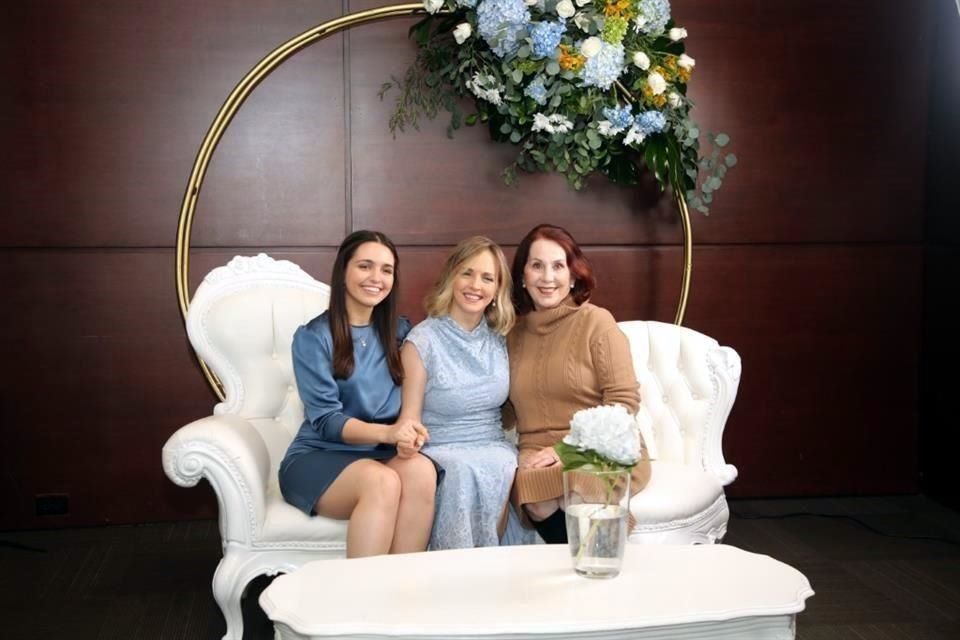 Valeria Marcos Navarro, Cecilia Navarro de Marcos y Gloria de García