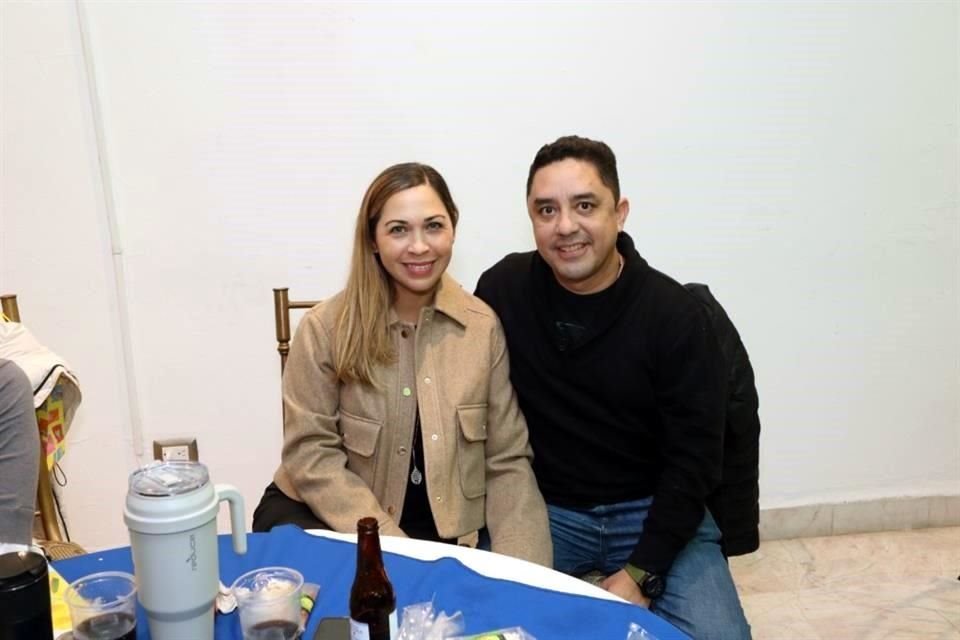 Deyanira Pérez de Reyna y Oswaldo Reyna