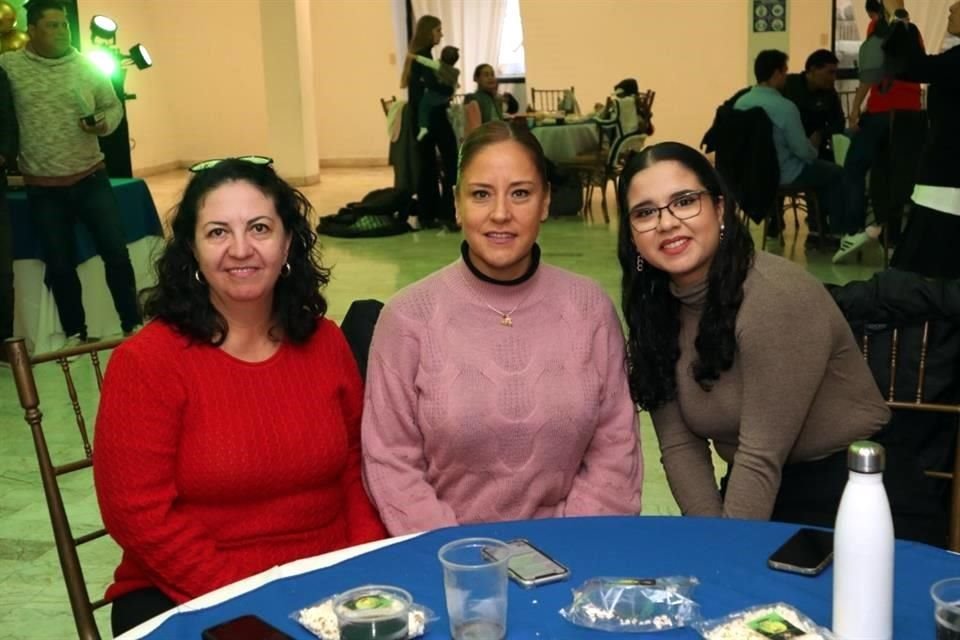 Nora Leal, Verónica Ramírez y Francia Balcazar