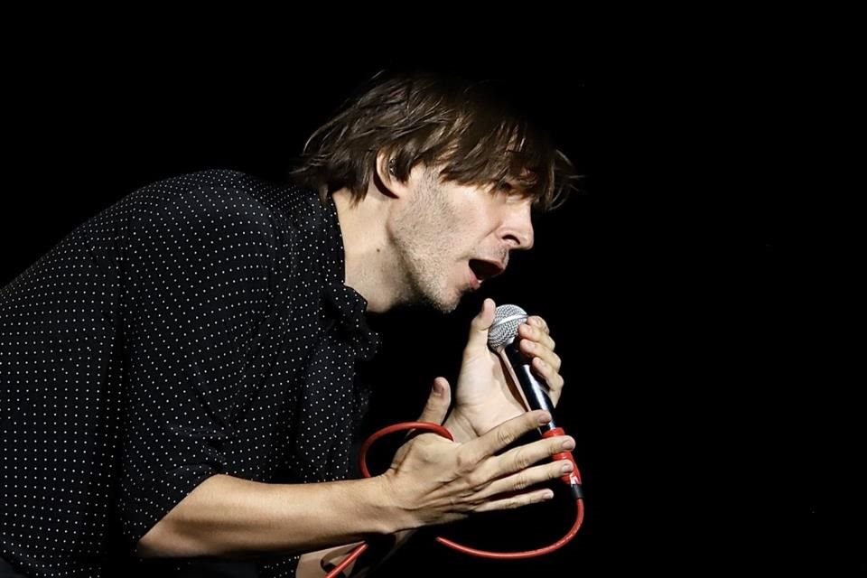 Thomas Mars captó la atención de muchísimos asistentes al festival.