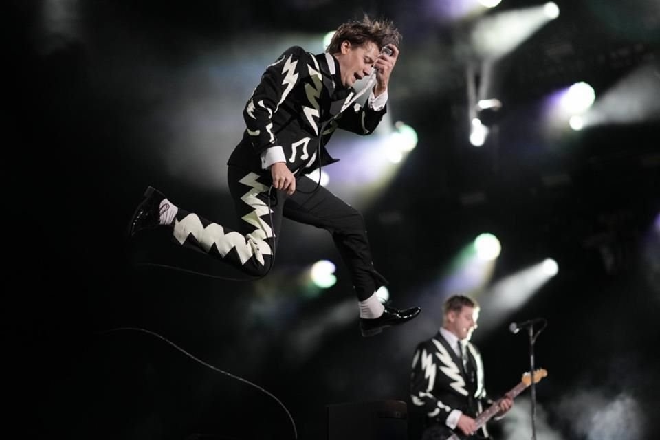 The Hives inyectaron de vitalidad a la concurrencia que no paró de gritarles piropos y plegarias.