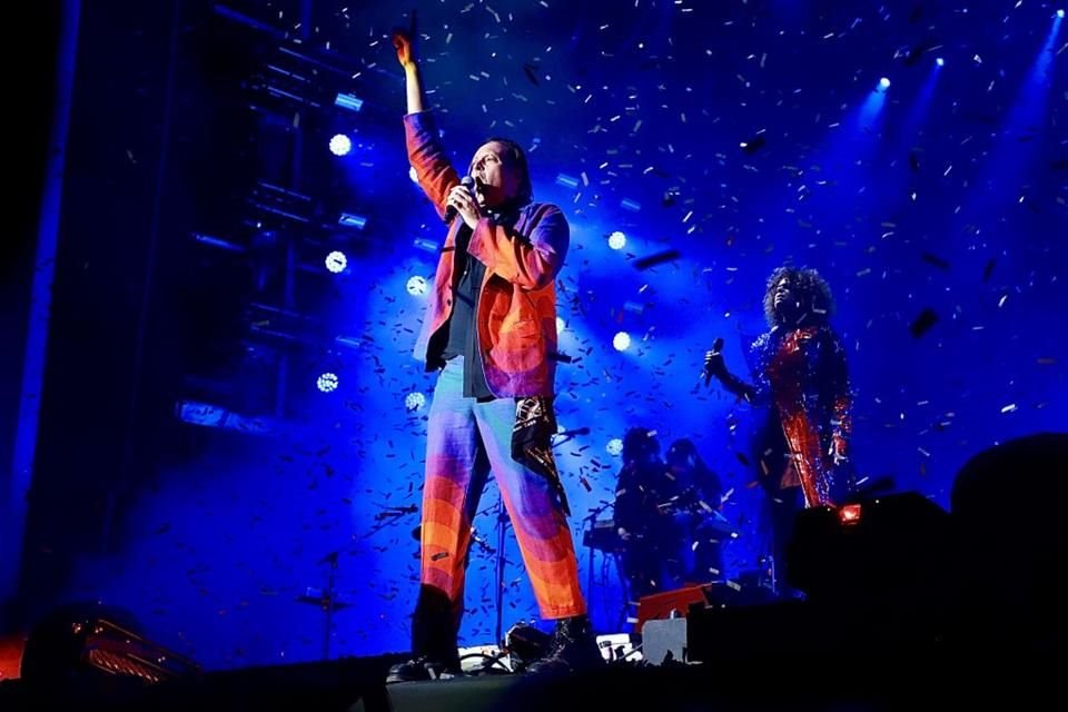 Luego de una larga estadía en el Foro Sol, más de 50 mil personas se quedaron hasta el final para presenciar el cierre de la banda Arcade Fire en el C. Capital 2023.