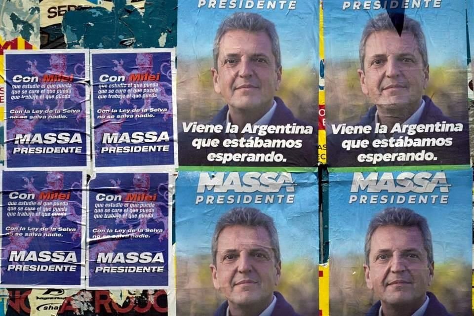 El Ministro de Economía de Argentina, Sergio Massa, y el outsider antisistema Javier Milei se enfrentarán en una segunda vuelta de las elecciones presidenciales.