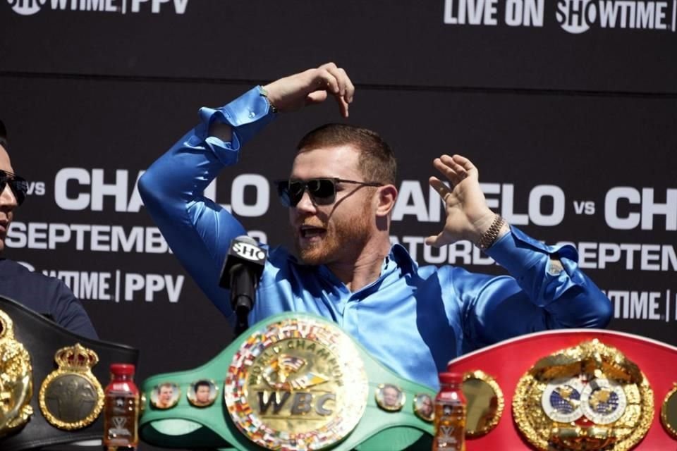 para Tyson, Canelo está en un punto que puede hacer lo que quiera.