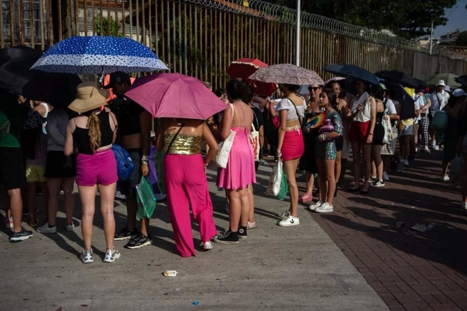 Algunos fans externaron su molestia por el aplazamiento del segundo concierto de Taylor Swift.