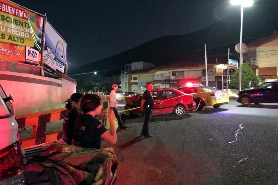 El vehículo de Nassiff Yareed Nahle Perales quedó destrozado tras impactarse contra la barda perimetral de la Colonia Llave de Oro.