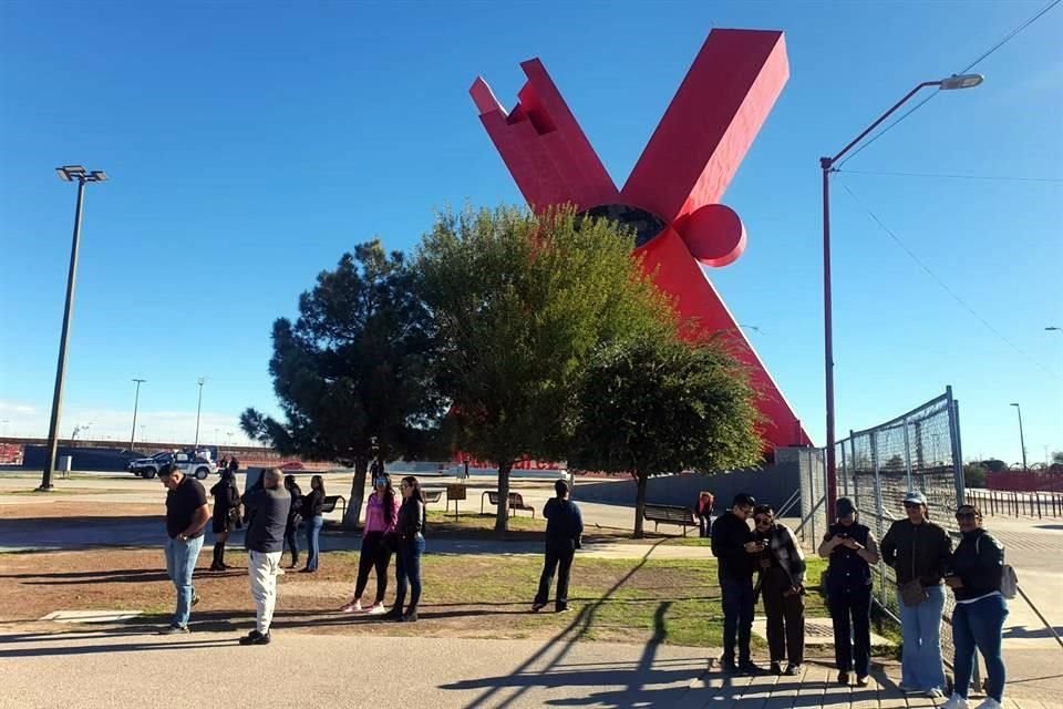 Seguidores en la llamada Plaza de la X.