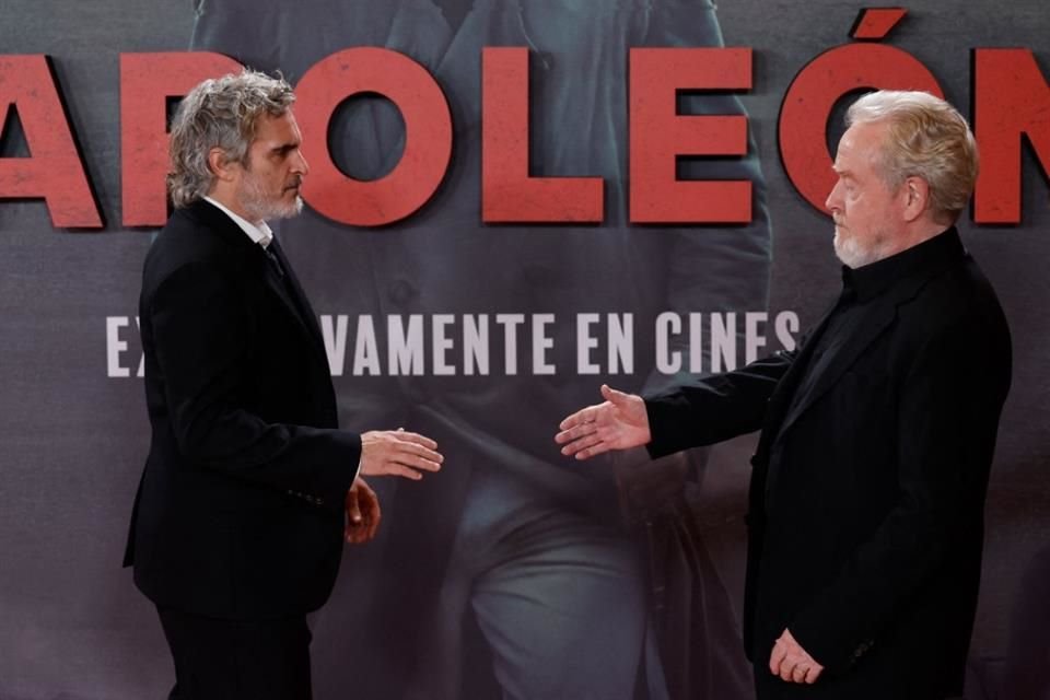 El actor ganador del Óscar y Ridley Scott estrecharon las manos a su llegada.