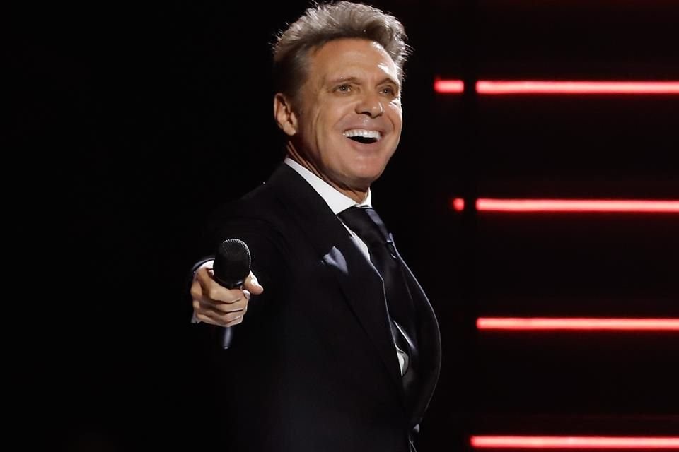 El concierto de Luis Miguel duró una hora con 50 minutos.