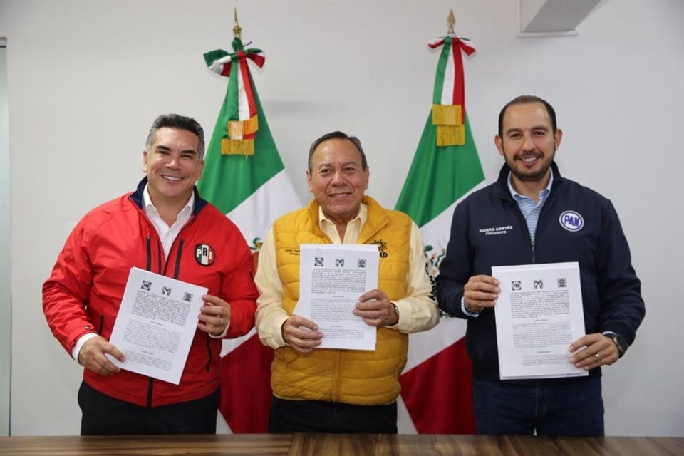 PRI, PAN y PRD registraron la noche del lunes la coalición 'Fuerza y Corazón por México' para la Presidencia y el Congreso ante el INE.