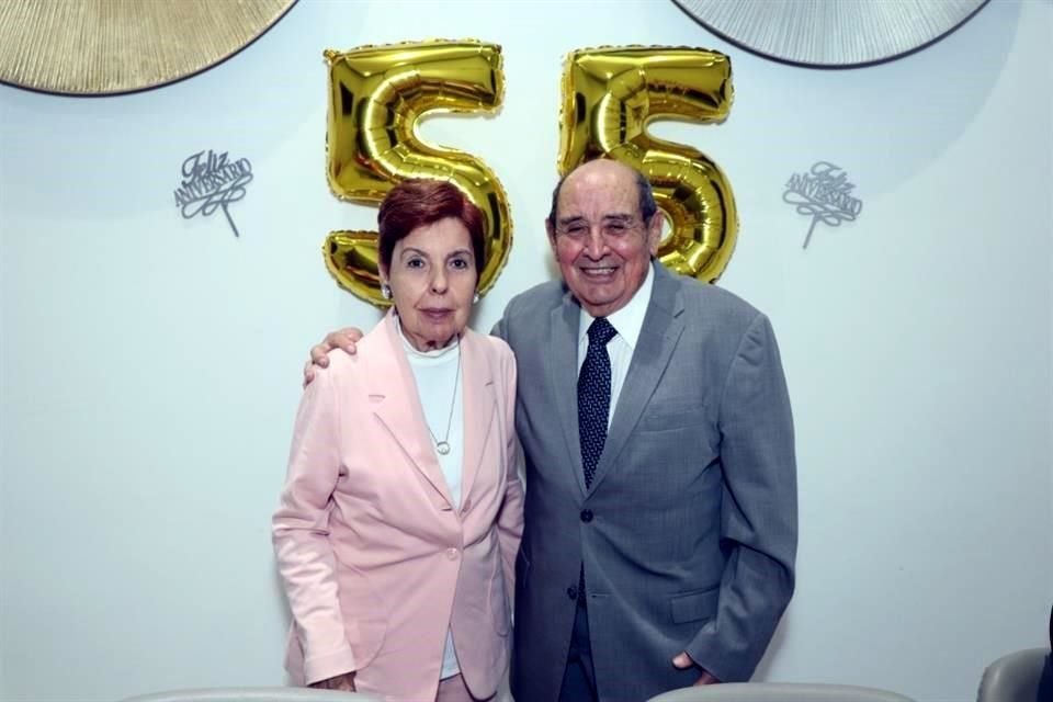 Norma Alicia Alanís de Serrano y Jorge Serrano Díaz