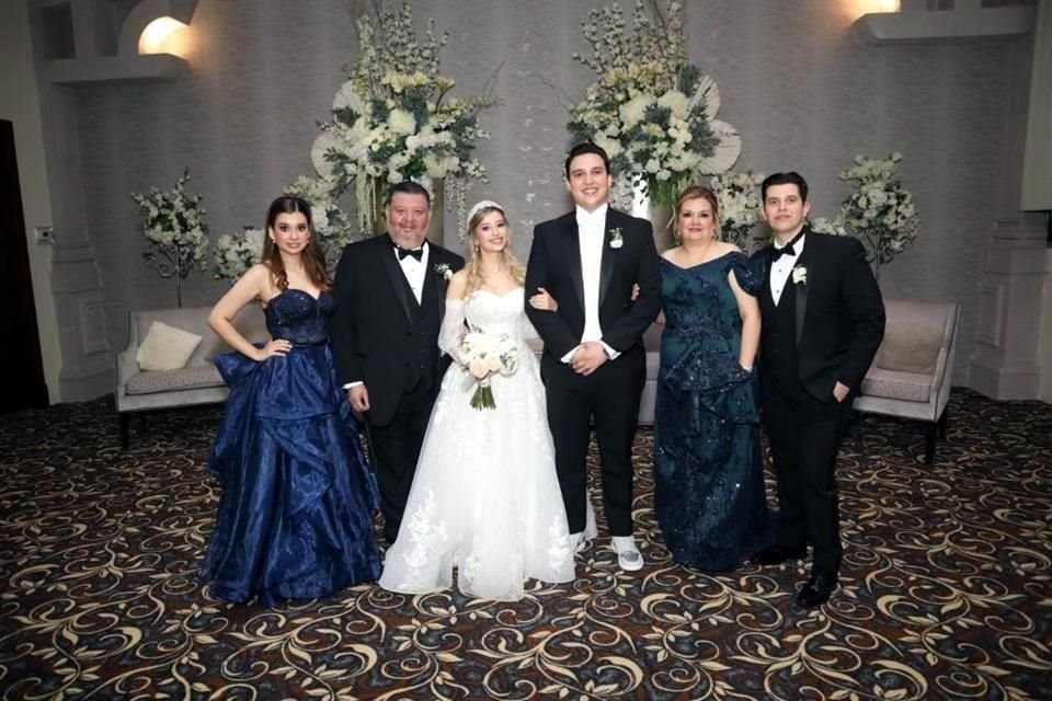 FAMILIA DE LA NOVIA Mariana  Salinas, Ricardo Efraín Salinas Borrego, LOS NOVIOS, Marcela Guadalupe Calvo Guerra y Alán Ricardo Salinas