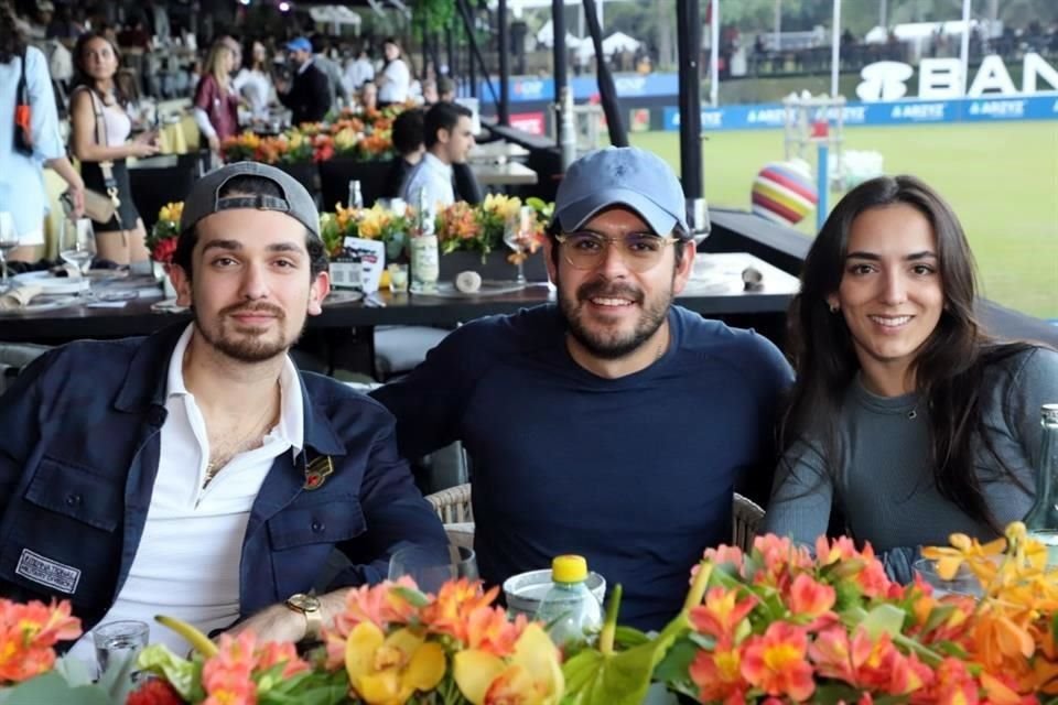 Héctor González, Gerardo Moncada y Megan Dalmau