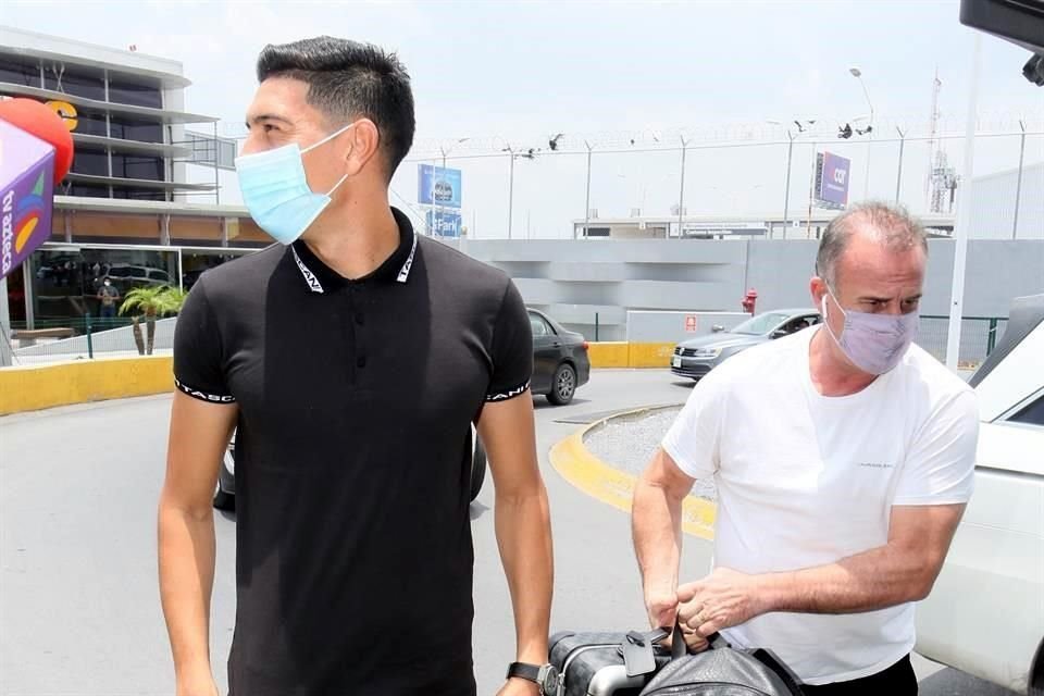 Esteban Andrada partió este lunes a la pretemporada del equipo.
