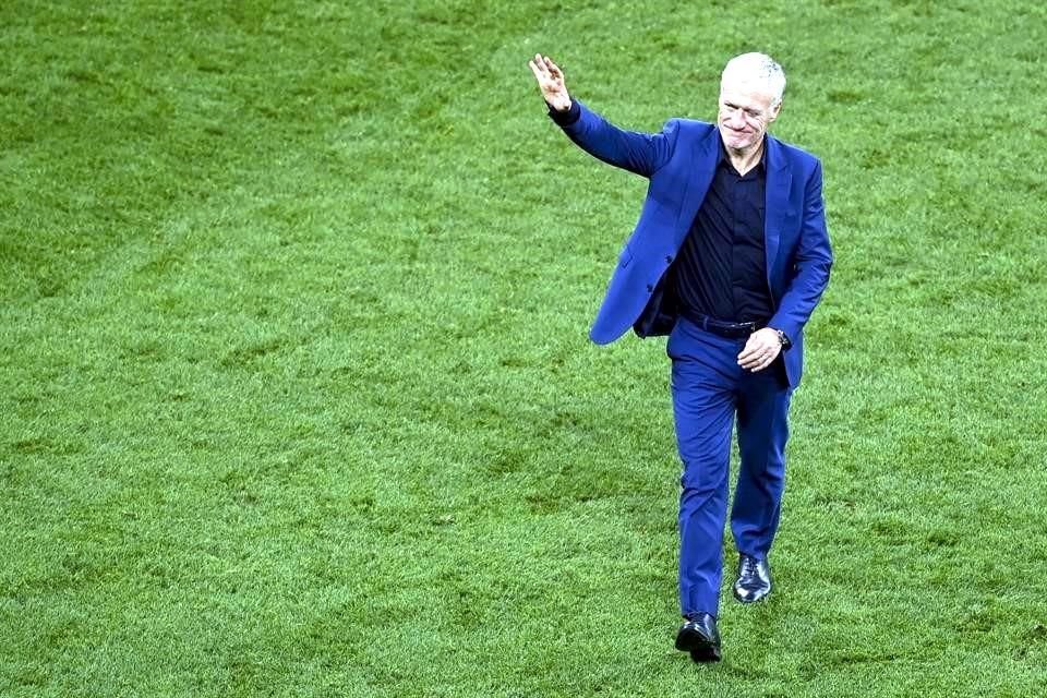 Didier Deschamps reveló que Mbappé se puso triste al fallar el penal que echó a Francia de la Euro 2020.
